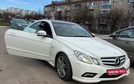 Mercedes-Benz E-Класс, 2011 год, 1 600 000 рублей, 7 фотография