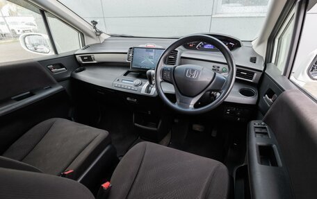 Honda Freed I, 2013 год, 1 350 000 рублей, 6 фотография