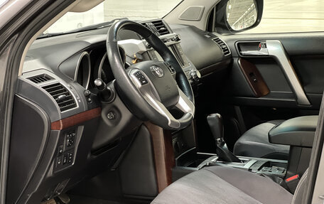 Toyota Land Cruiser Prado 150 рестайлинг 2, 2014 год, 3 510 700 рублей, 20 фотография