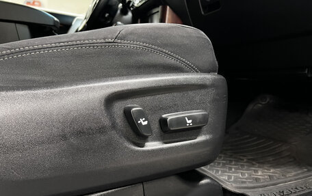 Toyota Land Cruiser Prado 150 рестайлинг 2, 2014 год, 3 510 700 рублей, 26 фотография