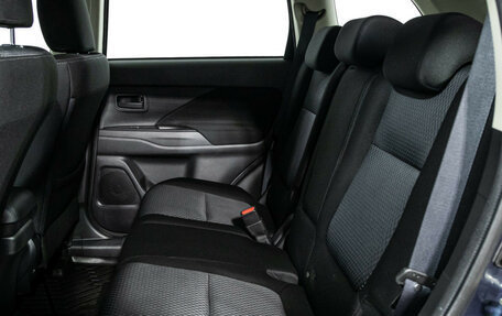 Mitsubishi Outlander III рестайлинг 3, 2017 год, 1 799 700 рублей, 10 фотография