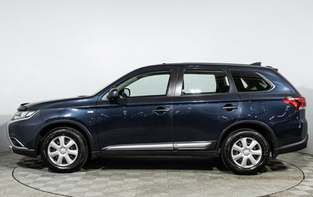 Mitsubishi Outlander III рестайлинг 3, 2017 год, 1 799 700 рублей, 8 фотография