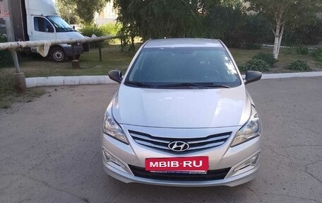 Hyundai Solaris II рестайлинг, 2016 год, 1 140 000 рублей, 24 фотография