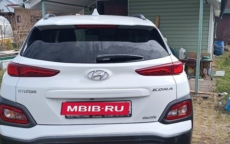 Hyundai Kona I, 2019 год, 2 850 000 рублей, 2 фотография