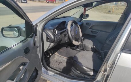 Ford Fiesta, 2002 год, 260 000 рублей, 15 фотография