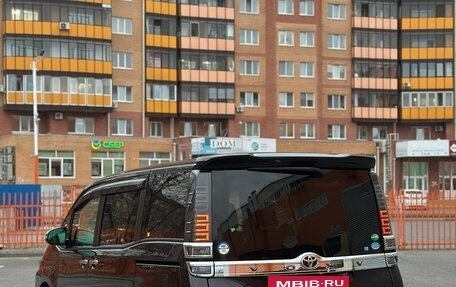 Toyota Voxy III, 2018 год, 2 990 000 рублей, 7 фотография