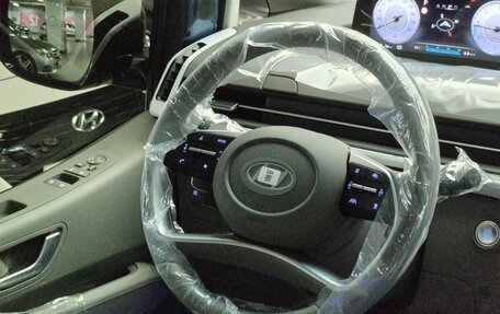 Hyundai Staria, 2024 год, 8 990 000 рублей, 15 фотография