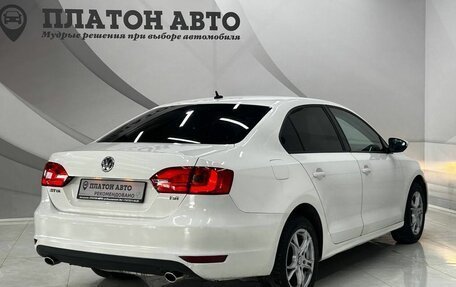 Volkswagen Jetta VI, 2013 год, 900 000 рублей, 2 фотография