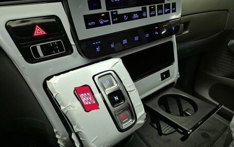 Hyundai Staria, 2024 год, 8 990 000 рублей, 16 фотография