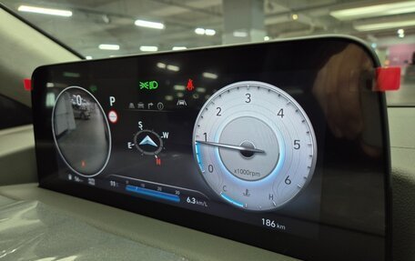 Hyundai Staria, 2024 год, 8 990 000 рублей, 19 фотография