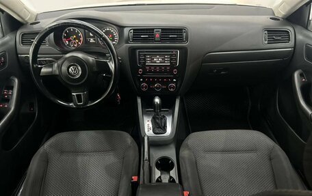 Volkswagen Jetta VI, 2013 год, 900 000 рублей, 9 фотография