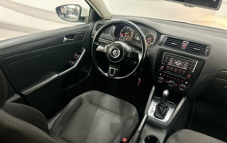 Volkswagen Jetta VI, 2013 год, 900 000 рублей, 16 фотография