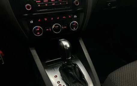 Volkswagen Jetta VI, 2013 год, 900 000 рублей, 13 фотография