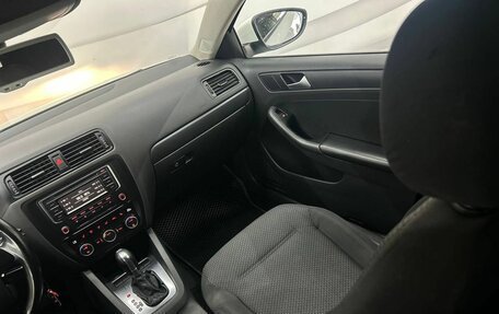 Volkswagen Jetta VI, 2013 год, 900 000 рублей, 15 фотография