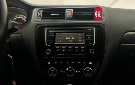 Volkswagen Jetta VI, 2013 год, 900 000 рублей, 12 фотография