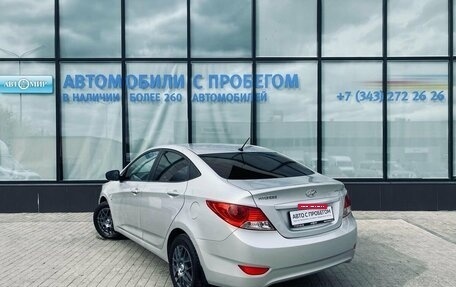 Hyundai Solaris II рестайлинг, 2011 год, 858 000 рублей, 3 фотография