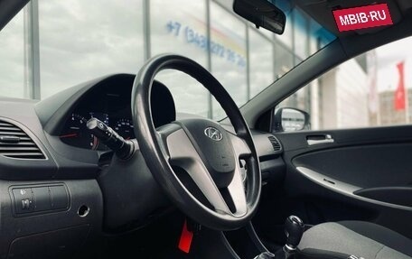 Hyundai Solaris II рестайлинг, 2011 год, 858 000 рублей, 11 фотография