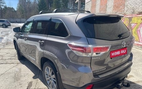 Toyota Highlander III, 2014 год, 2 990 000 рублей, 3 фотография