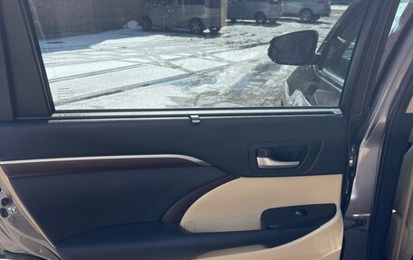 Toyota Highlander III, 2014 год, 2 990 000 рублей, 16 фотография