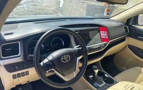Toyota Highlander III, 2014 год, 2 990 000 рублей, 18 фотография