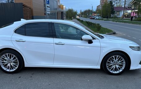Toyota Camry, 2020 год, 3 200 000 рублей, 5 фотография