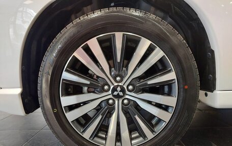Mitsubishi Outlander III рестайлинг 3, 2022 год, 3 050 000 рублей, 20 фотография