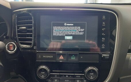 Mitsubishi Outlander III рестайлинг 3, 2022 год, 3 050 000 рублей, 16 фотография