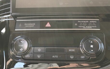 Mitsubishi Outlander III рестайлинг 3, 2018 год, 2 140 000 рублей, 16 фотография