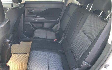 Mitsubishi Outlander III рестайлинг 3, 2018 год, 2 140 000 рублей, 20 фотография