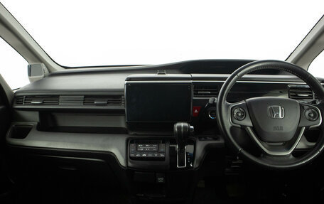 Honda Stepwgn IV, 2015 год, 2 159 000 рублей, 15 фотография