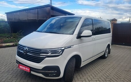 Volkswagen Multivan T6 рестайлинг, 2021 год, 6 550 000 рублей, 1 фотография