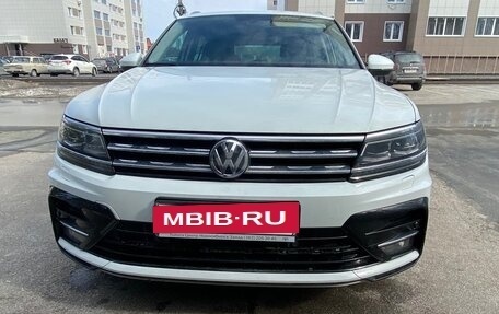 Volkswagen Tiguan II, 2017 год, 2 950 000 рублей, 2 фотография