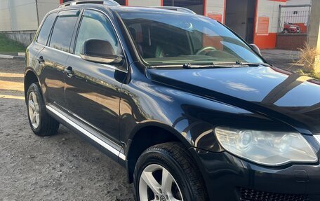 Volkswagen Touareg III, 2008 год, 950 000 рублей, 2 фотография