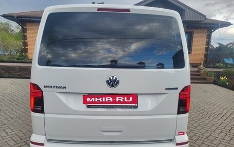 Volkswagen Multivan T6 рестайлинг, 2021 год, 6 550 000 рублей, 5 фотография