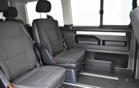 Volkswagen Multivan T6 рестайлинг, 2017 год, 2 799 000 рублей, 8 фотография