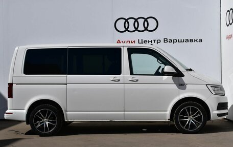 Volkswagen Multivan T6 рестайлинг, 2017 год, 2 799 000 рублей, 6 фотография