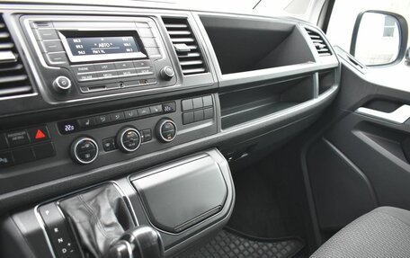 Volkswagen Multivan T6 рестайлинг, 2017 год, 2 799 000 рублей, 12 фотография