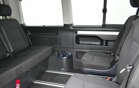 Volkswagen Multivan T6 рестайлинг, 2017 год, 2 799 000 рублей, 9 фотография