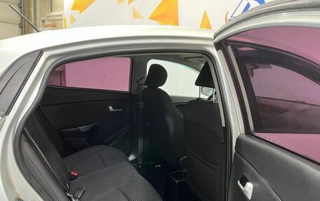 KIA Rio III рестайлинг, 2015 год, 985 000 рублей, 24 фотография