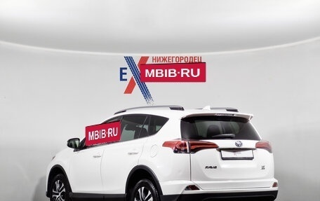 Toyota RAV4, 2017 год, 2 299 000 рублей, 6 фотография