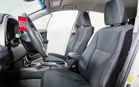 Toyota RAV4, 2017 год, 2 299 000 рублей, 11 фотография