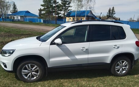 Volkswagen Tiguan I, 2015 год, 1 950 000 рублей, 2 фотография