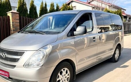 Hyundai Grand Starex Grand Starex I рестайлинг 2, 2010 год, 1 650 000 рублей, 1 фотография