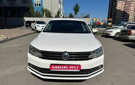 Volkswagen Jetta VI, 2015 год, 1 100 000 рублей, 2 фотография