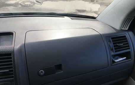Volkswagen Caravelle T5, 2010 год, 2 250 000 рублей, 24 фотография