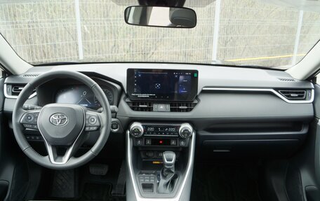 Toyota RAV4, 2024 год, 4 185 000 рублей, 8 фотография