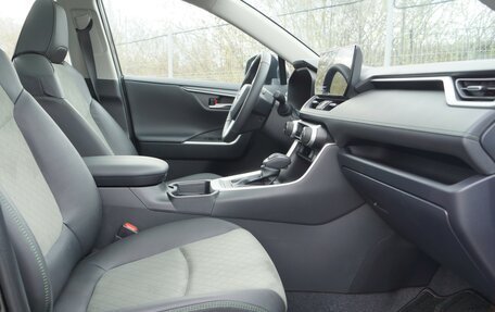 Toyota RAV4, 2024 год, 4 185 000 рублей, 9 фотография