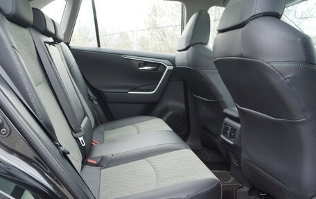 Toyota RAV4, 2024 год, 4 185 000 рублей, 10 фотография