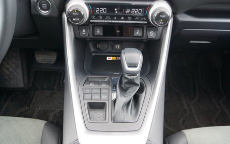 Toyota RAV4, 2024 год, 4 185 000 рублей, 13 фотография