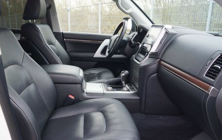Toyota Land Cruiser 200, 2016 год, 5 600 000 рублей, 9 фотография